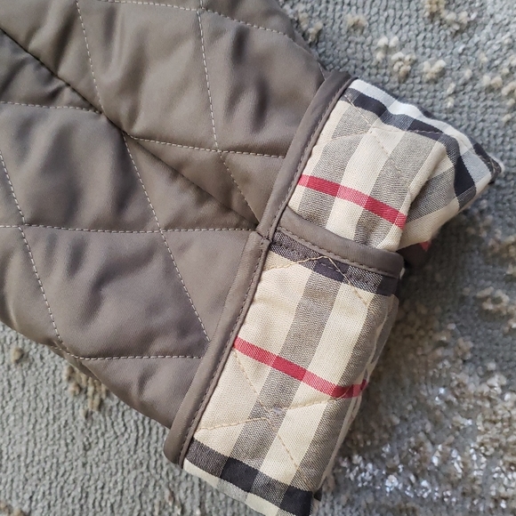 Authentic Burberry  quilted Jacket - Picture 13 of 14